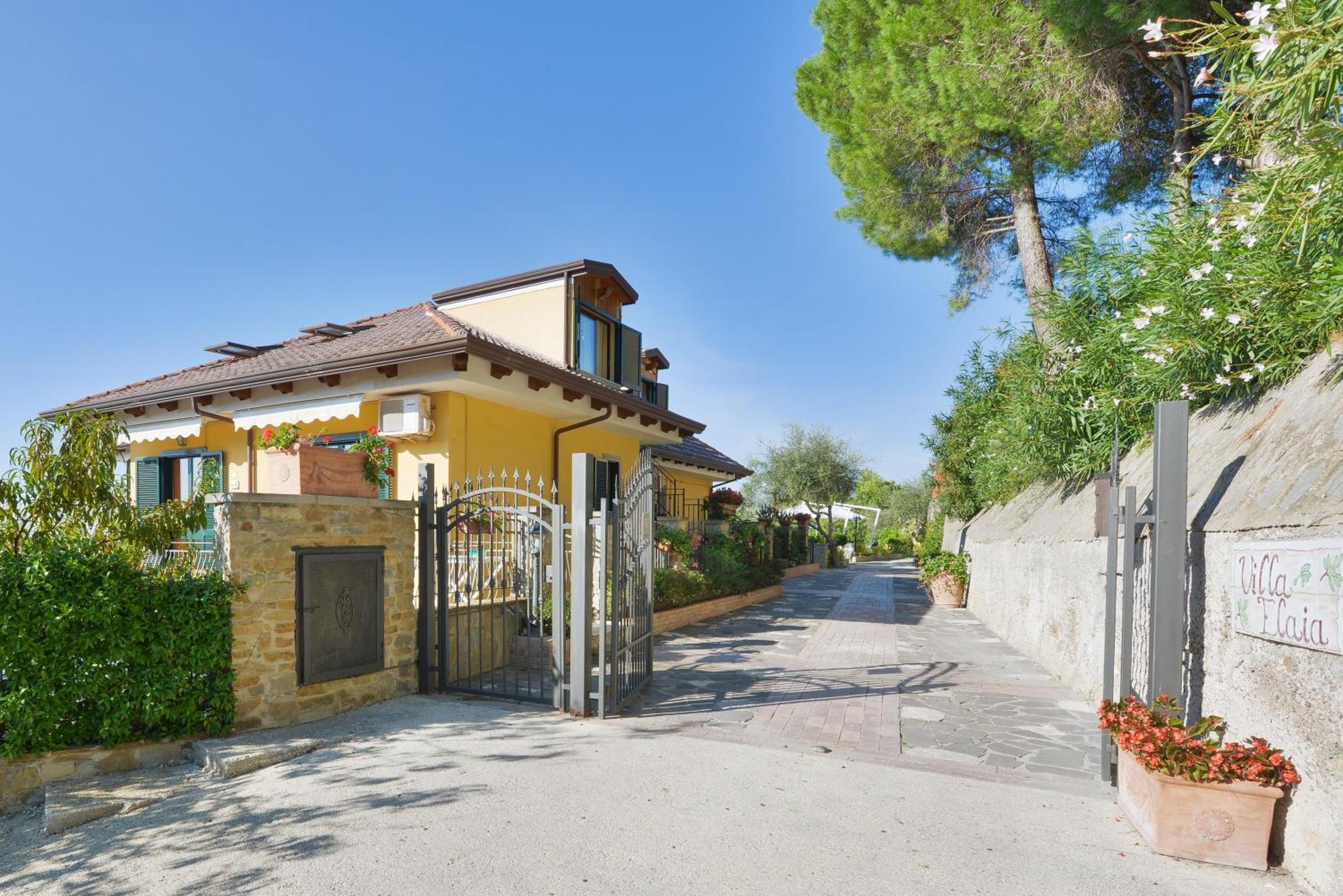 Villa Elaia Санта-Мария-ди-Кастеллабате Экстерьер фото