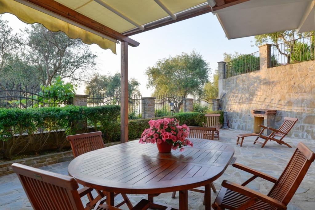 Villa Elaia Санта-Мария-ди-Кастеллабате Экстерьер фото