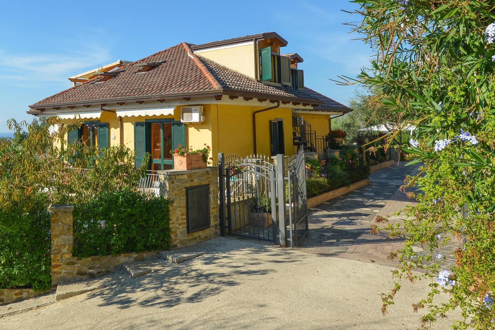 Villa Elaia Санта-Мария-ди-Кастеллабате Экстерьер фото